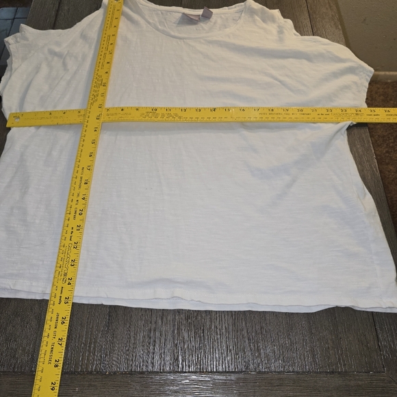 Chico's Sz. Xlarge White Cold Shoulder Tshirt - Picture 4 of 7